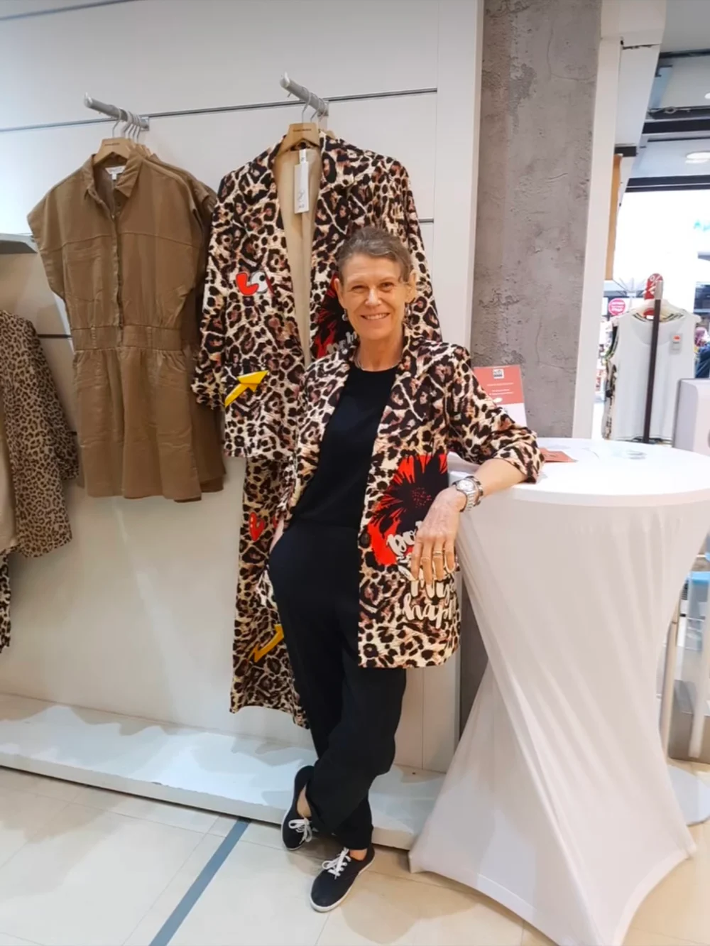 Elke Mayr im Modehaus Xaver Mayr